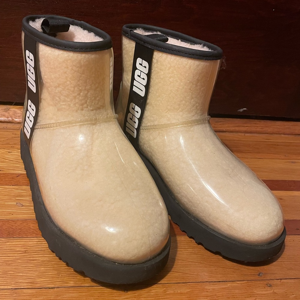 UGG Women’s Classic Clear Mini Boot